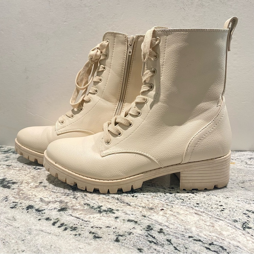 TRUE CRAFT women's size 9 Raylee Hiker boots lace up Ivory smooth round toe - Picture 10 of 12